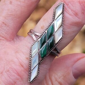 Vintage Native American Sterling Silver Malachite Pearl Ring Sz 7.25 1 5/8' Tall